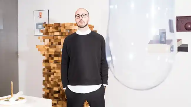 EEUU negó la entrada y deportó a un artista argentino con residencia      