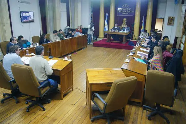 Azul: A 9 meses de la primera interpelación, Inza deberá dar explicaciones al Concejo