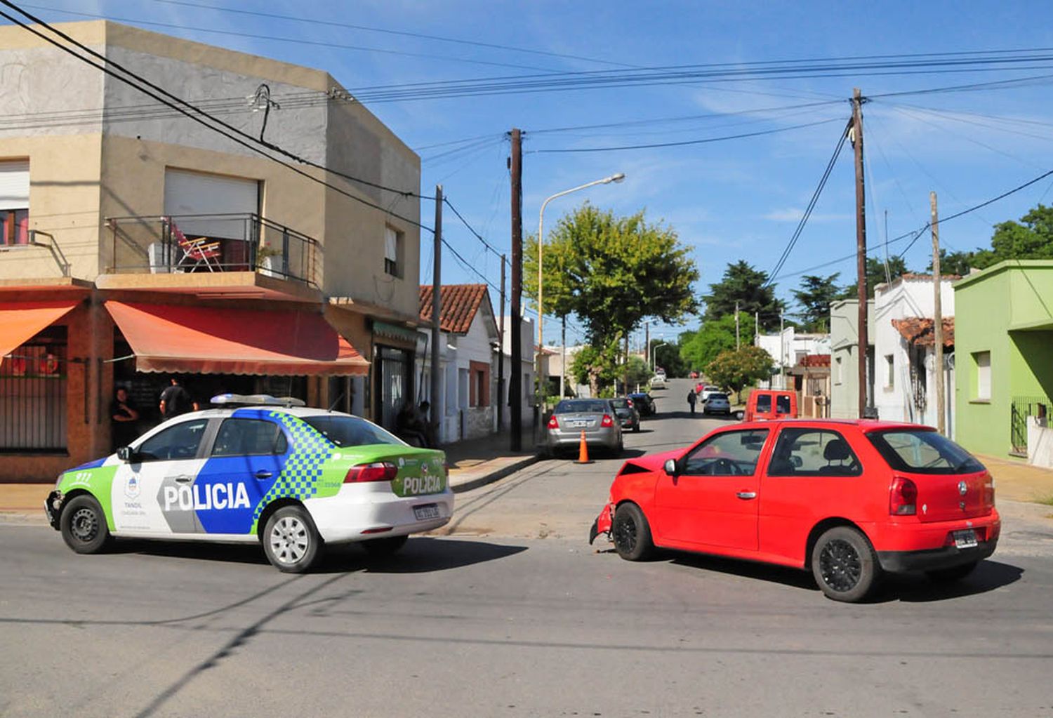 Un hombre fue hospitalizado tras una colisión en Basílico y Mosconi