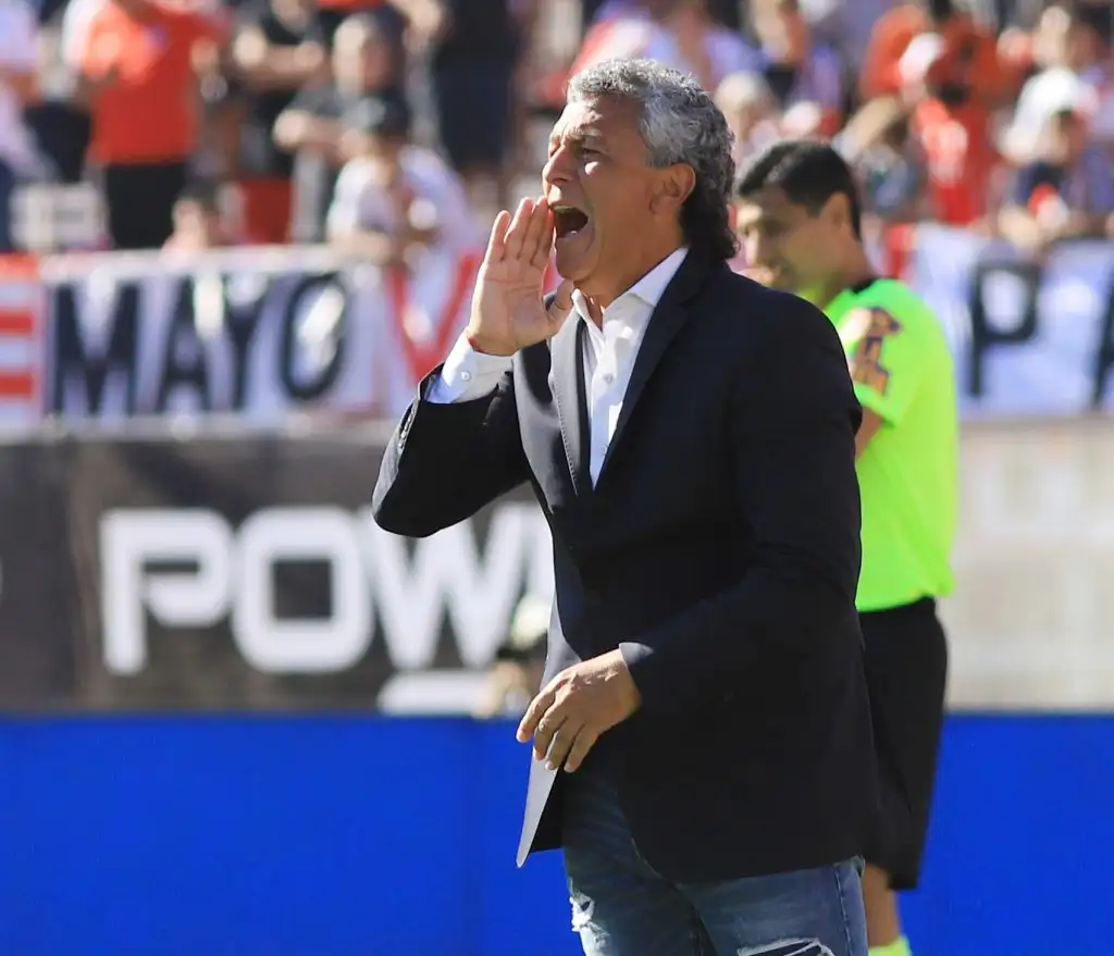 Colón y Tigre se miden en el partido inaugural