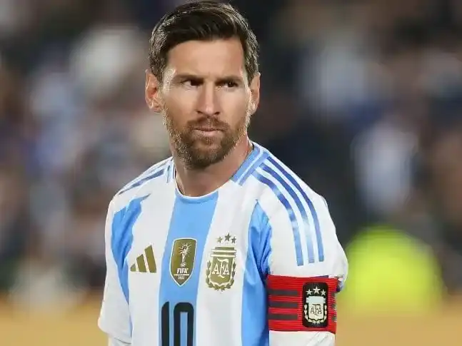 Leo jugará su último partido en Argentina con la Selección.Toda su familia lo acompañará en el Monumental.