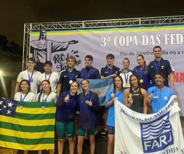 Natación: Candela Raviola debutó en Río de Janeiro con dos medallas plateadas