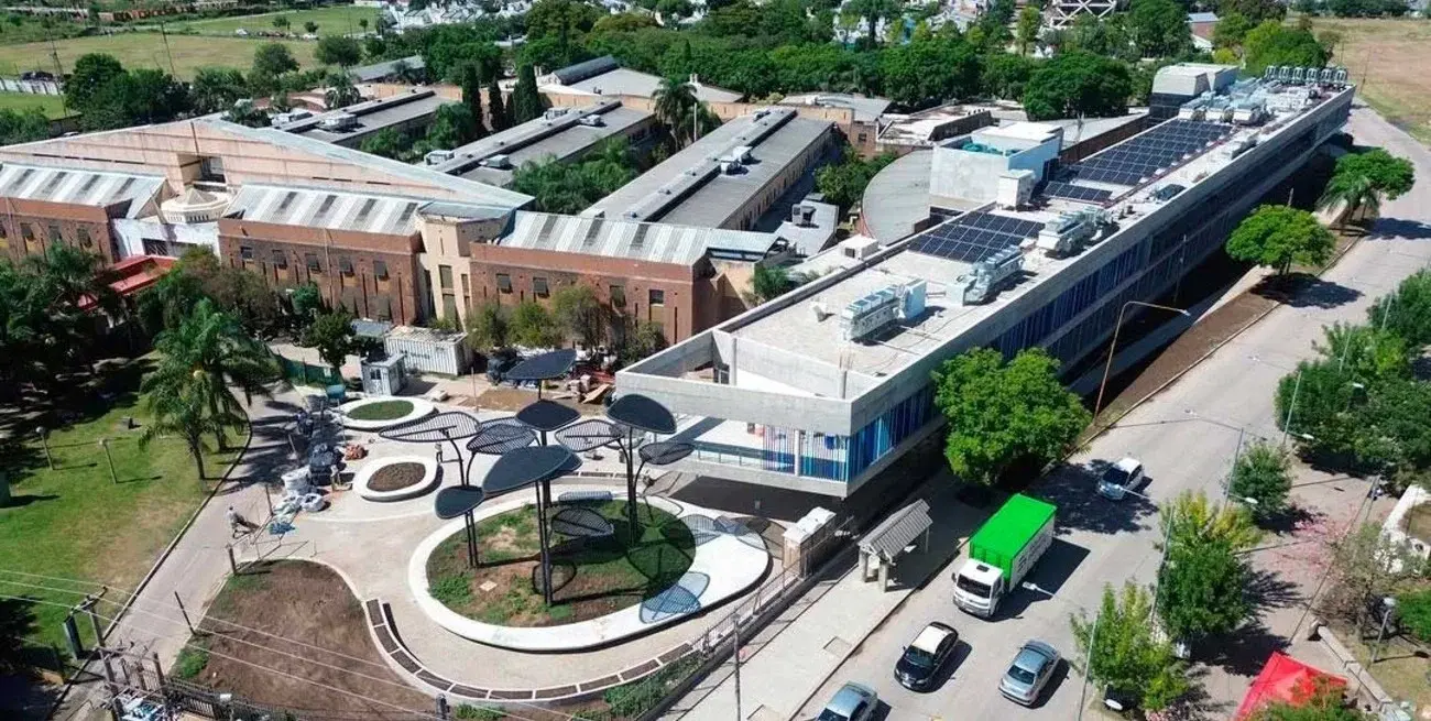 Los partidos se viven con alegría en las habitaciones del Hospital Alassia.