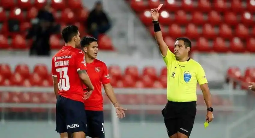 Barreto fue expulsado en la eliminación de Independiente