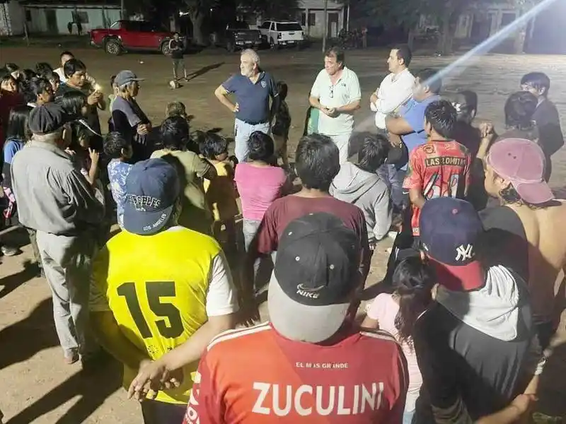 El vicegobernador Solís puso en funcionamiento el nuevo sistema lumínico de la cancha de Lote 47