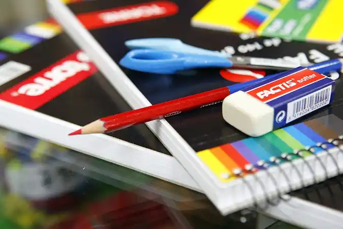 En la ciudad no se consigue la canasta escolar económica 