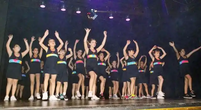 “A Bailar” en el Teatro Italia