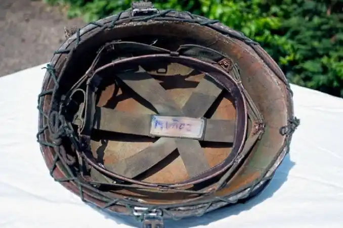 Luego de 33 años, se reencontró con el casco que usó en Malvinas 