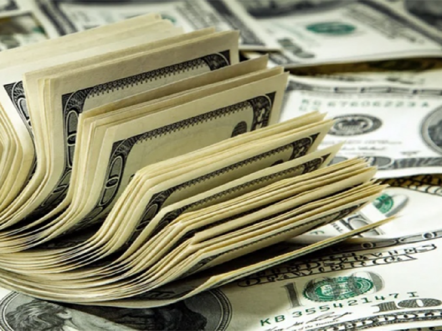 AFIP secuestró US$ 75.600 dólares escondidos en el aire acondicionado de un camión