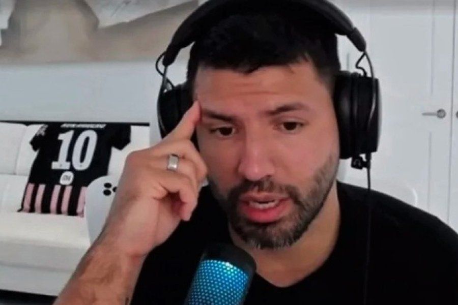 Piden juzgar al Kun Agüero por incitación a la violencia contra un árbitro