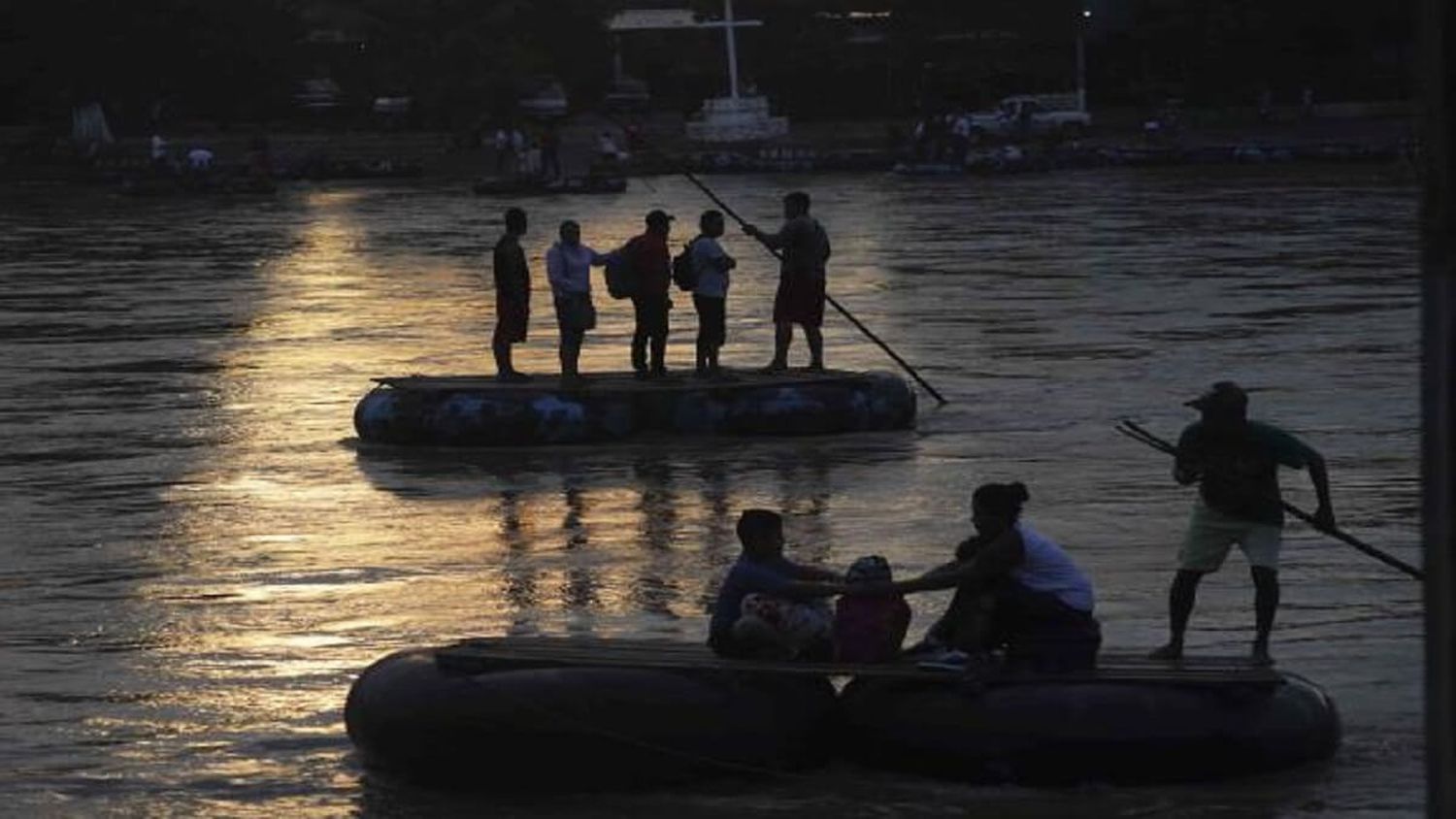 Llegada de migrantes a la frontera entre México y EE.UU. no se detiene: montan campamentos pese al frío