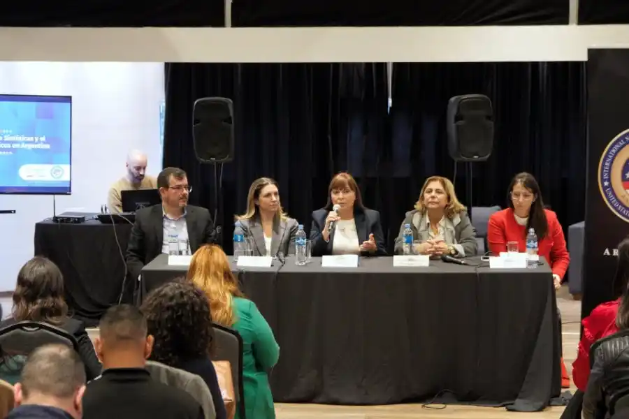 Agentes de la policía se capacitaron para identificar sustancias químicas y precursores del crimen organizado