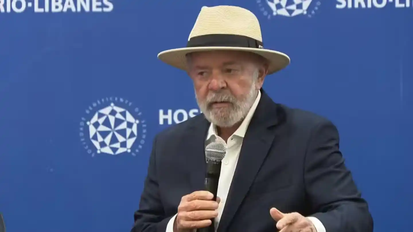 Brindó una conferencia de prensa en el hospital Sirio-Libanés