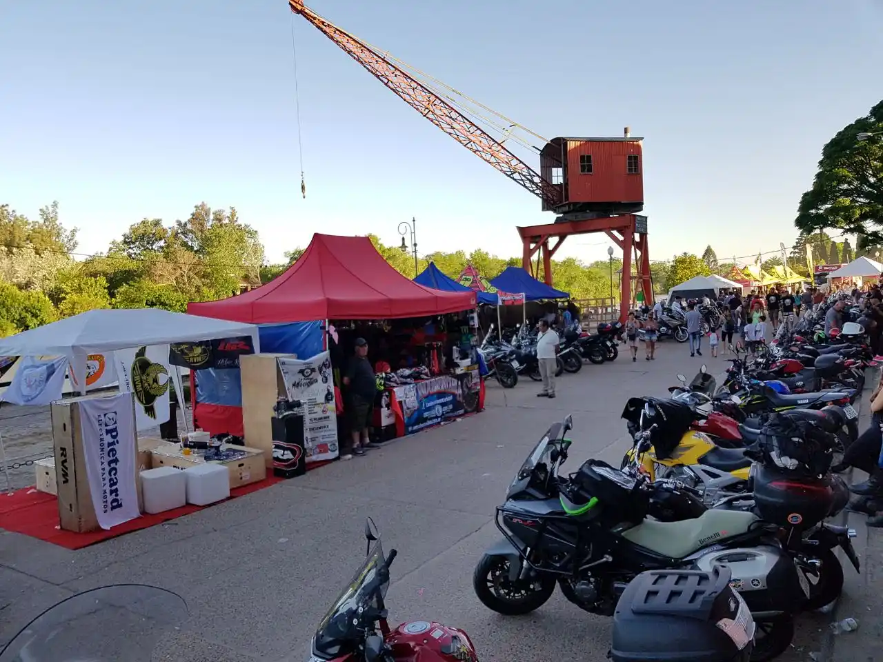 Con una buena asistencia durante todos los días, hoy concluye la Expo Moto 
