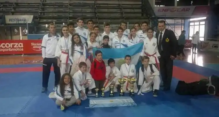 Medallas para la ASK en los Panamericanos de Córdoba