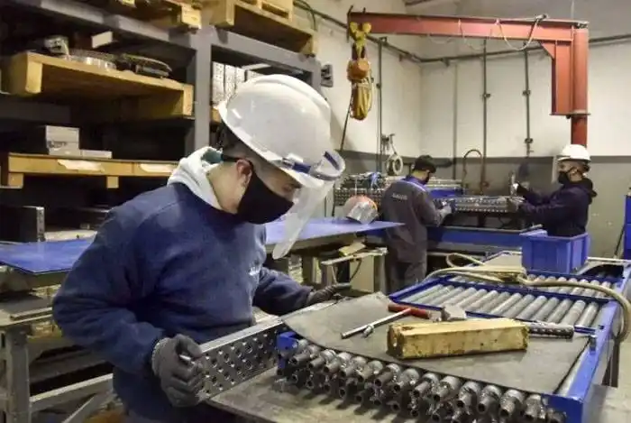La actividad industrial se disparó más de un 12 % interanual