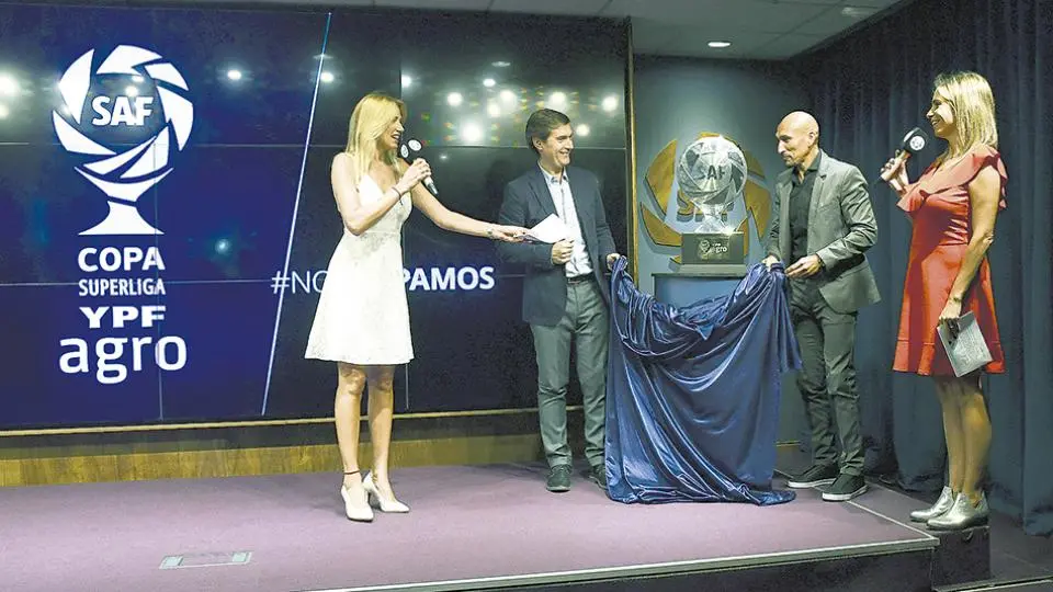 Presentaron la Copa de la Superliga, a partido único y con ambas hinchadas