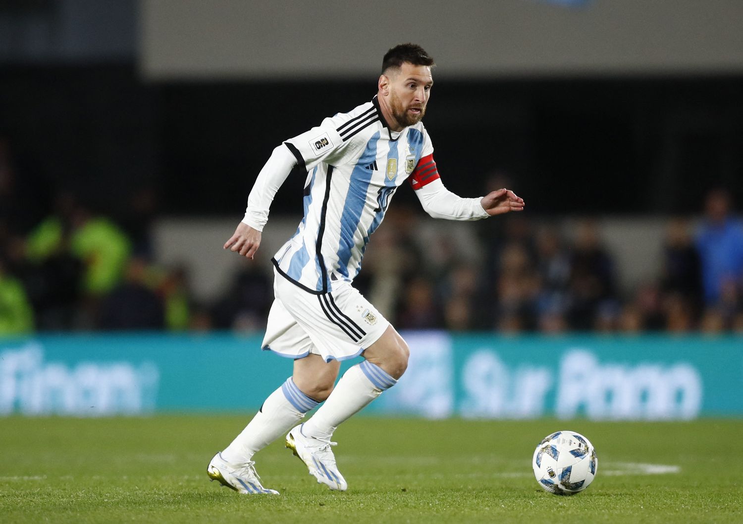 Messi ingresó en el complemento y demostró por qué es el mejor del mundo.