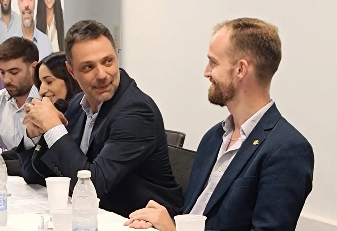 Mayer cerró campaña en Sunchales: “Hay dos modelos, el de cualquier candidato de la casta o el nuestro” - 1