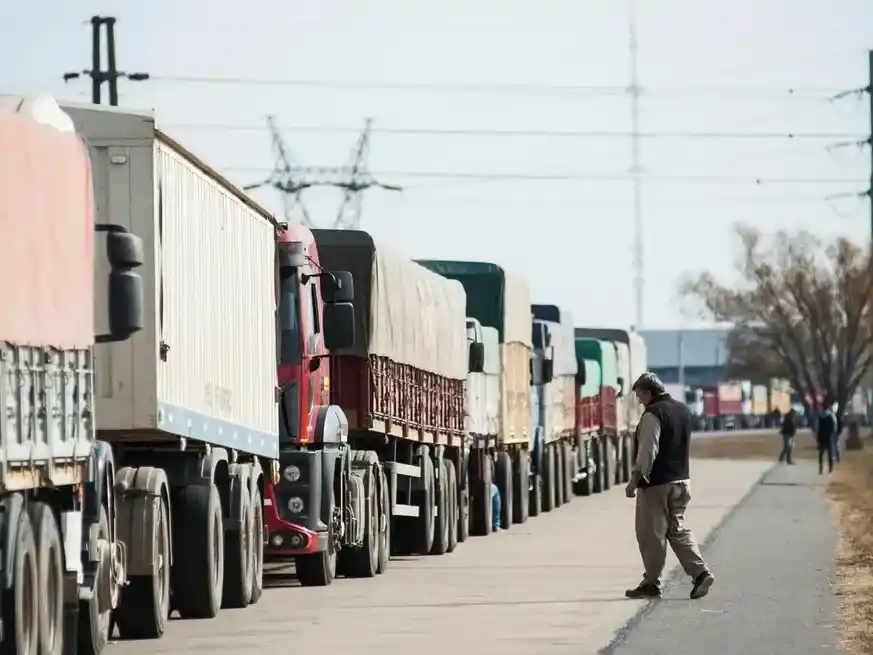 El circuito busca ordenar el paso de 1,9 millones de camiones al año.