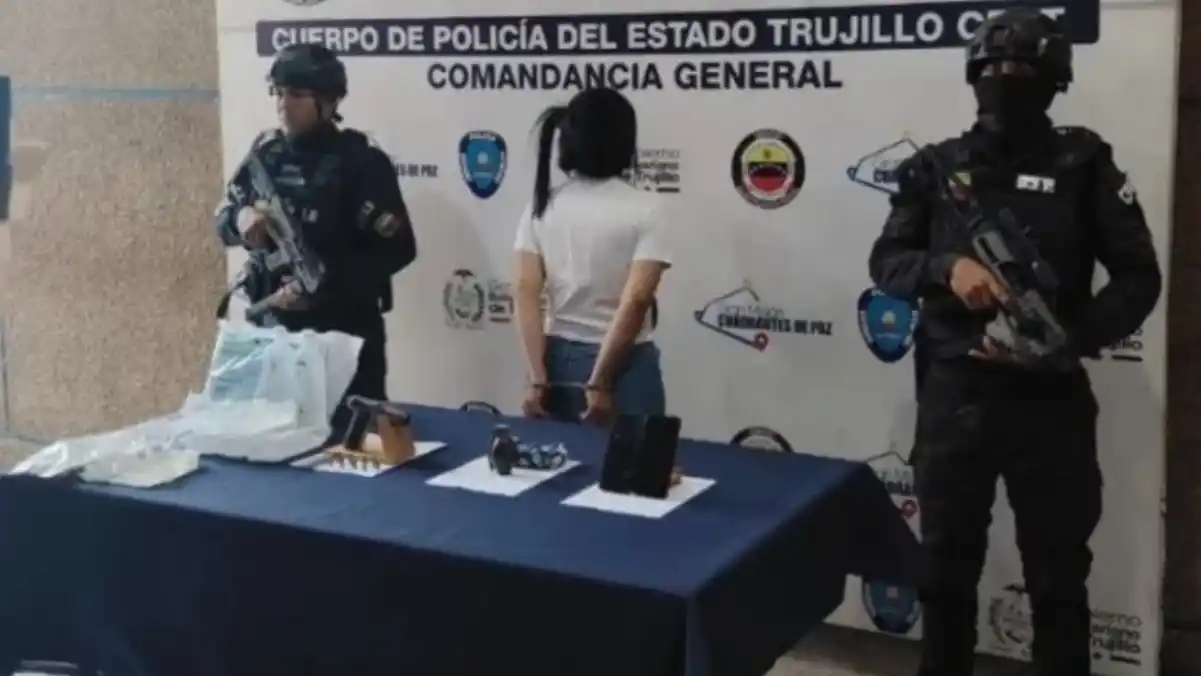 Aprehenden a «La Fresa», esposa de peligroso líder de banda criminal en Trujillo