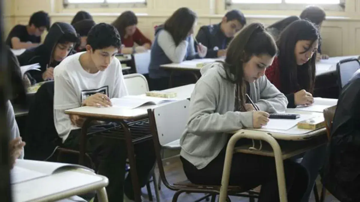 Solo dos de cada diez estudiantes logran terminar la secundaria en tiempo y con los conocimientos esperados
