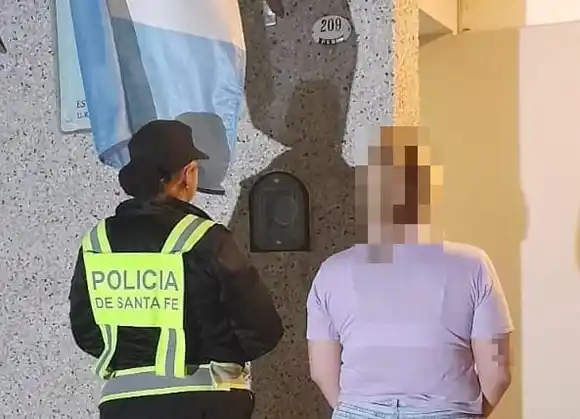 Tenía pedido de captura por causa de estupefacientes y cayó en un control en Estación Clucellas