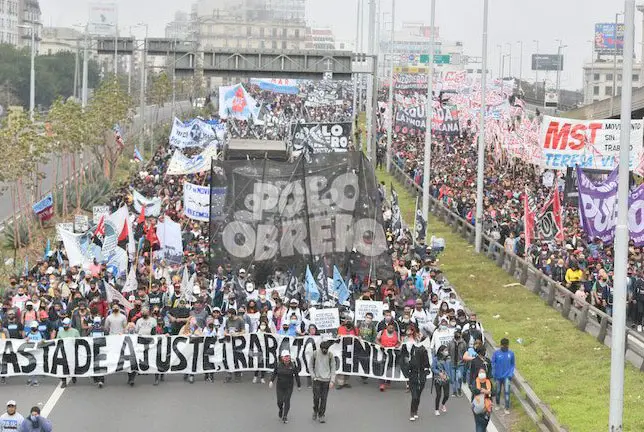 Contra el Gobierno. Marcha de piqueteros