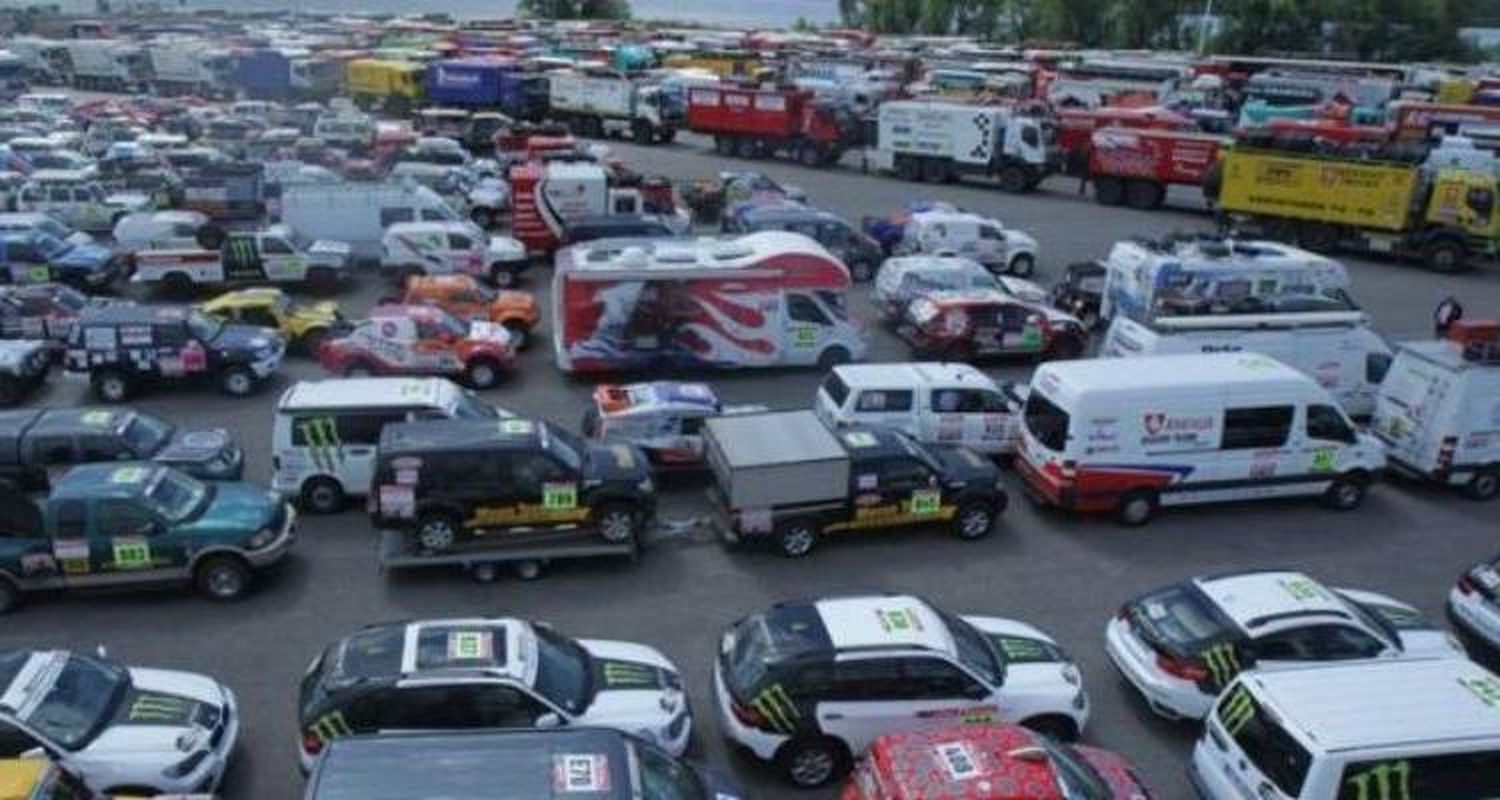 Llegan los primeros vehículos del Dakar