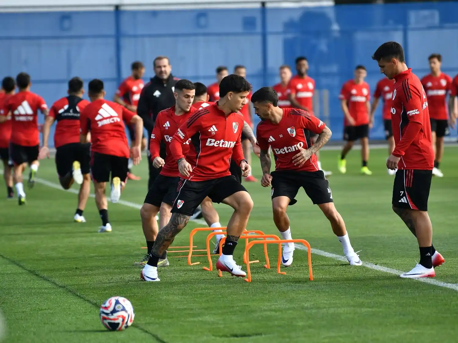 Una imagen de la primera práctica de River.