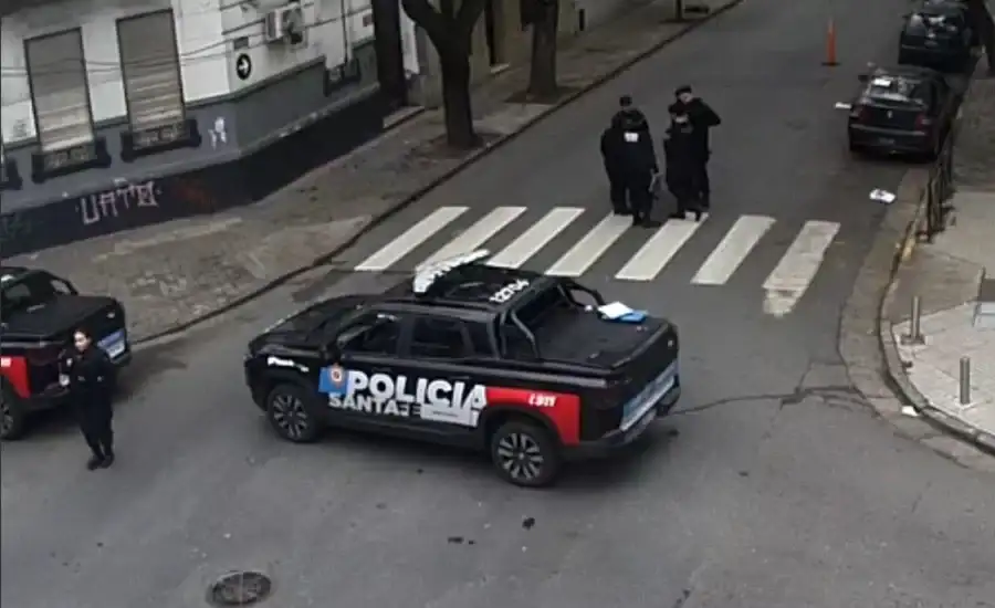 Balearon a un joven a la salida de un boliche céntrico y hay dos detenidos