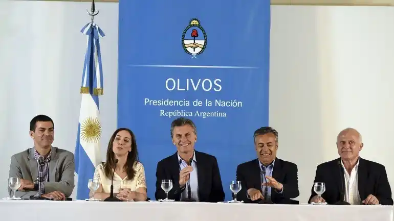 Mauricio Macri blanquea parte de la deuda heredada y se eleva el déficit fiscal actual