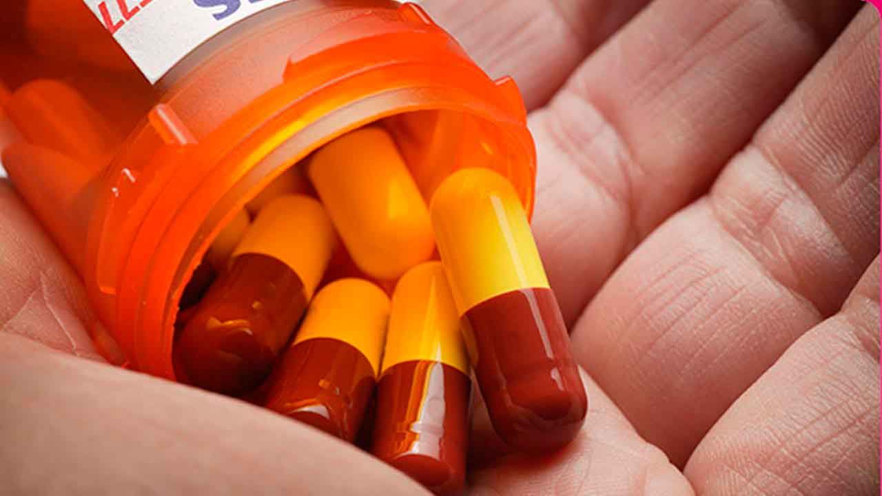 El Hospital Centenario promueve la reducción del uso de antibióticos