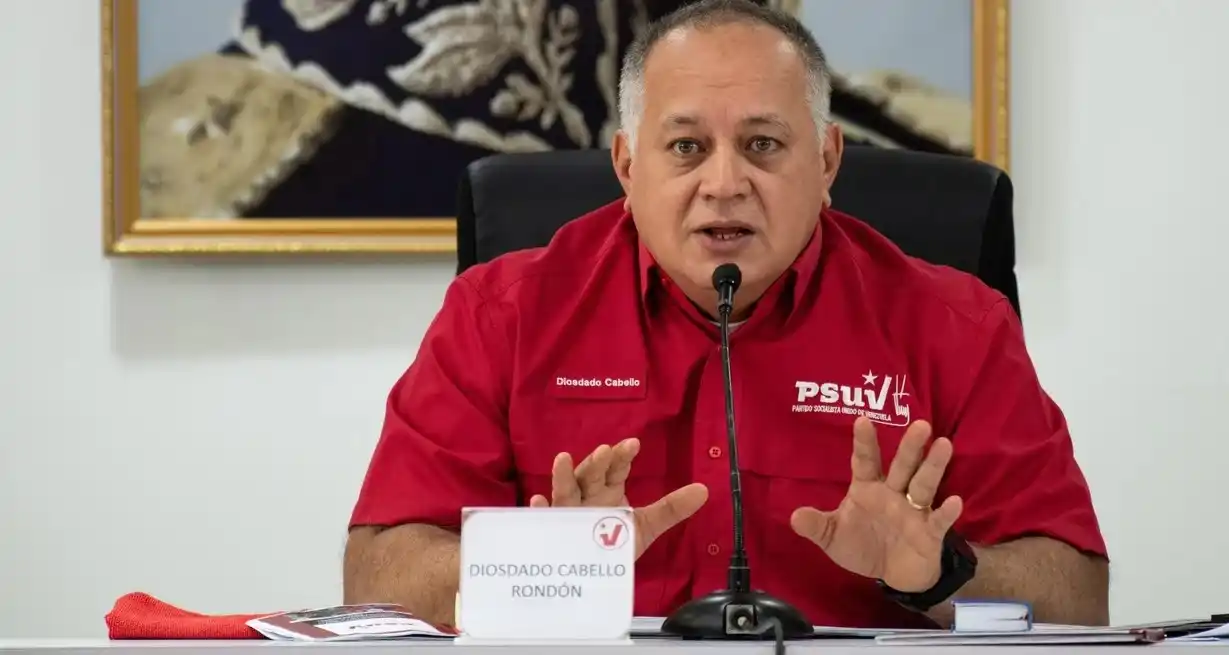 Diosdado Cabello Rondón, mano derecha de Nicolás Maduro en el gobierno venezolano de extracción chavista, confirmó la detención del genderame argentino Nahuel Agustín Gallo y apuntó contra el Ministerio de Seguridad y la Cancillería Argentina. Foto: Archivo / Xinhua / Marcos Salgado.