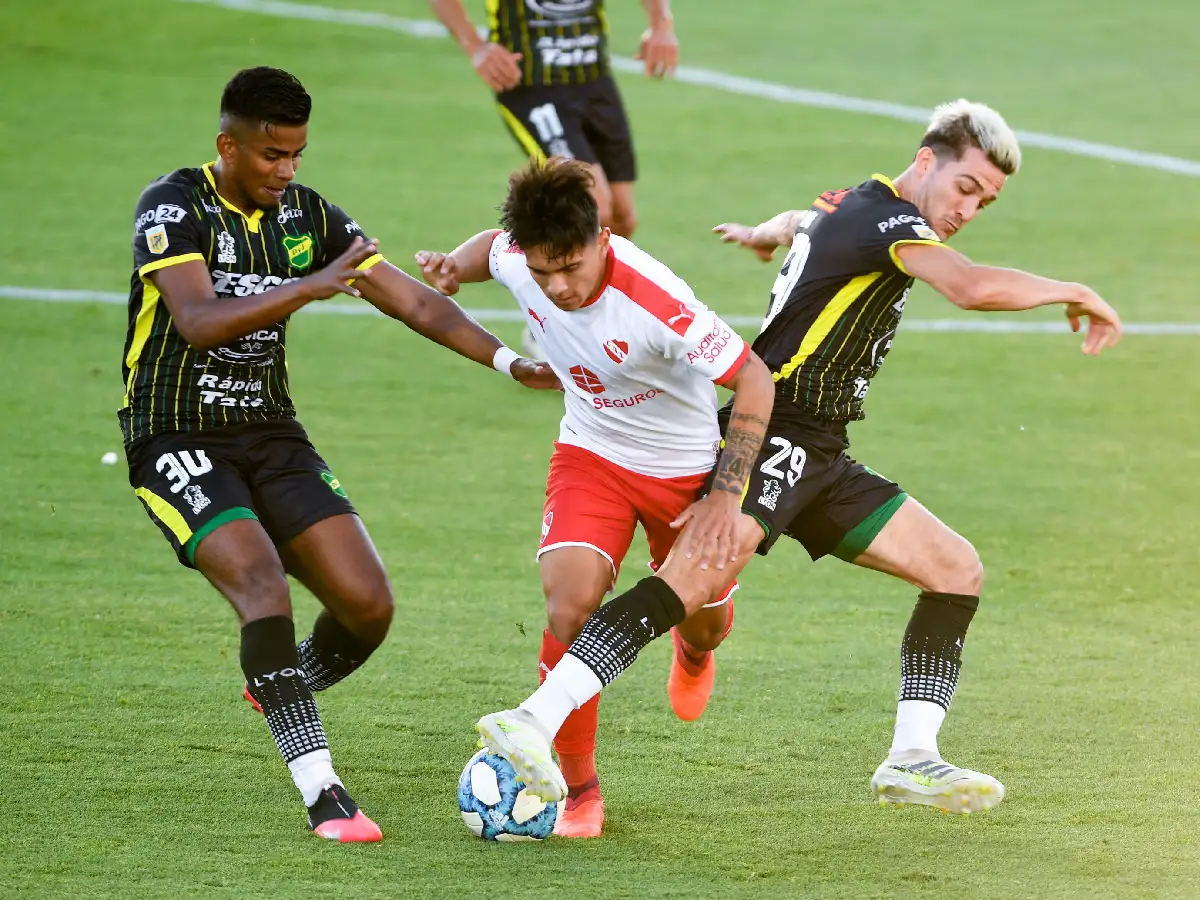 Pobre empate entre Defensa y el “Rojo”
