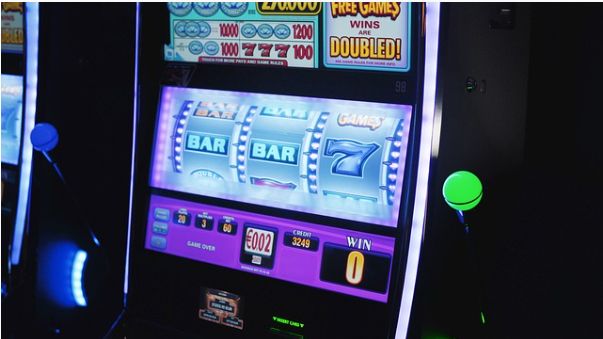 Slots: el avance de las tragamonedas a través de los años