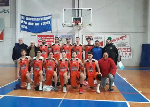 Gualeguaychú reaccionó a tiempo y venció a Villaguay en Mayores