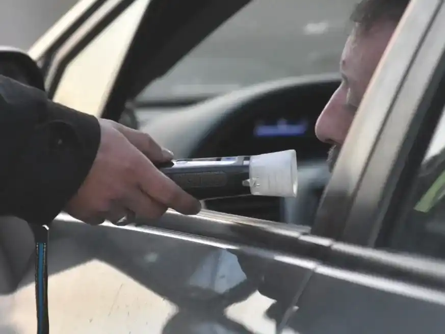 El hecho se registró en un control rutinario y pone de relieve los riesgos del consumo de alcohol al volante.