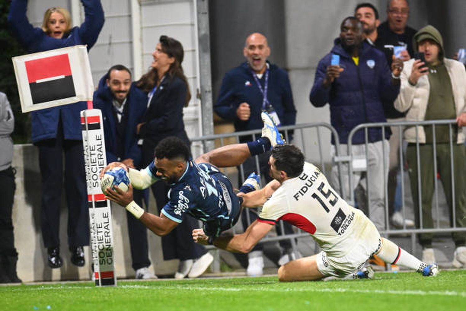 El try que definió el partido para Bayonne.