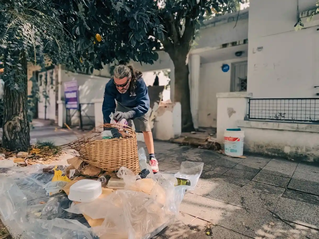Durante la acción, las autoridades lograron retirar a quienes habían ingresado sin autorización al inmueble, un hombre y una mujer,  y restituir el orden en el lugar.