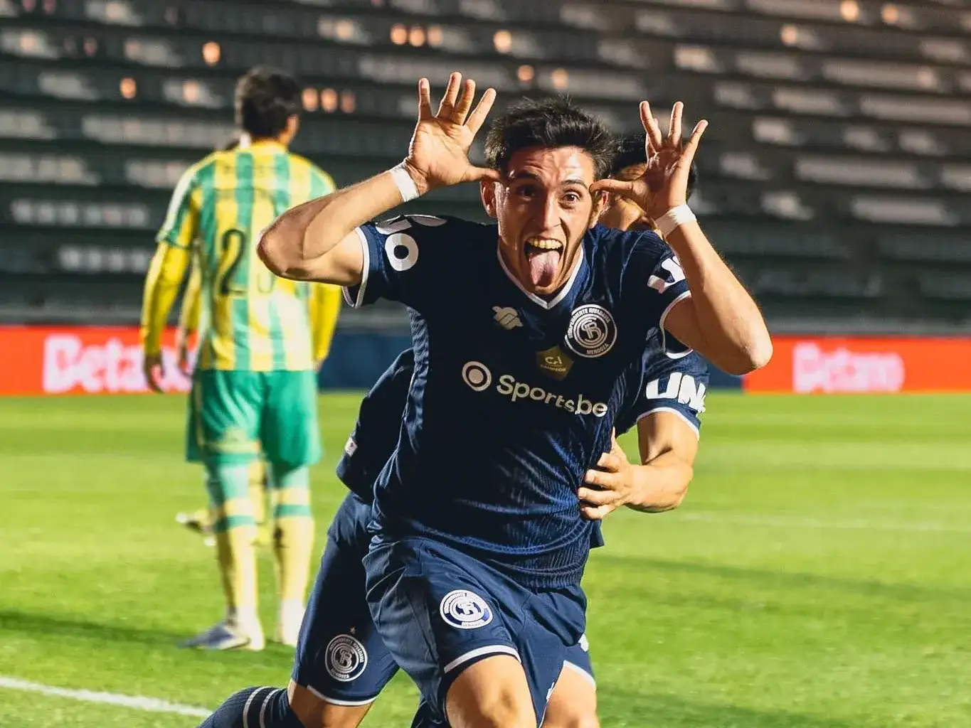 Independiente Rivadavia sigue en carrera para defender el título.