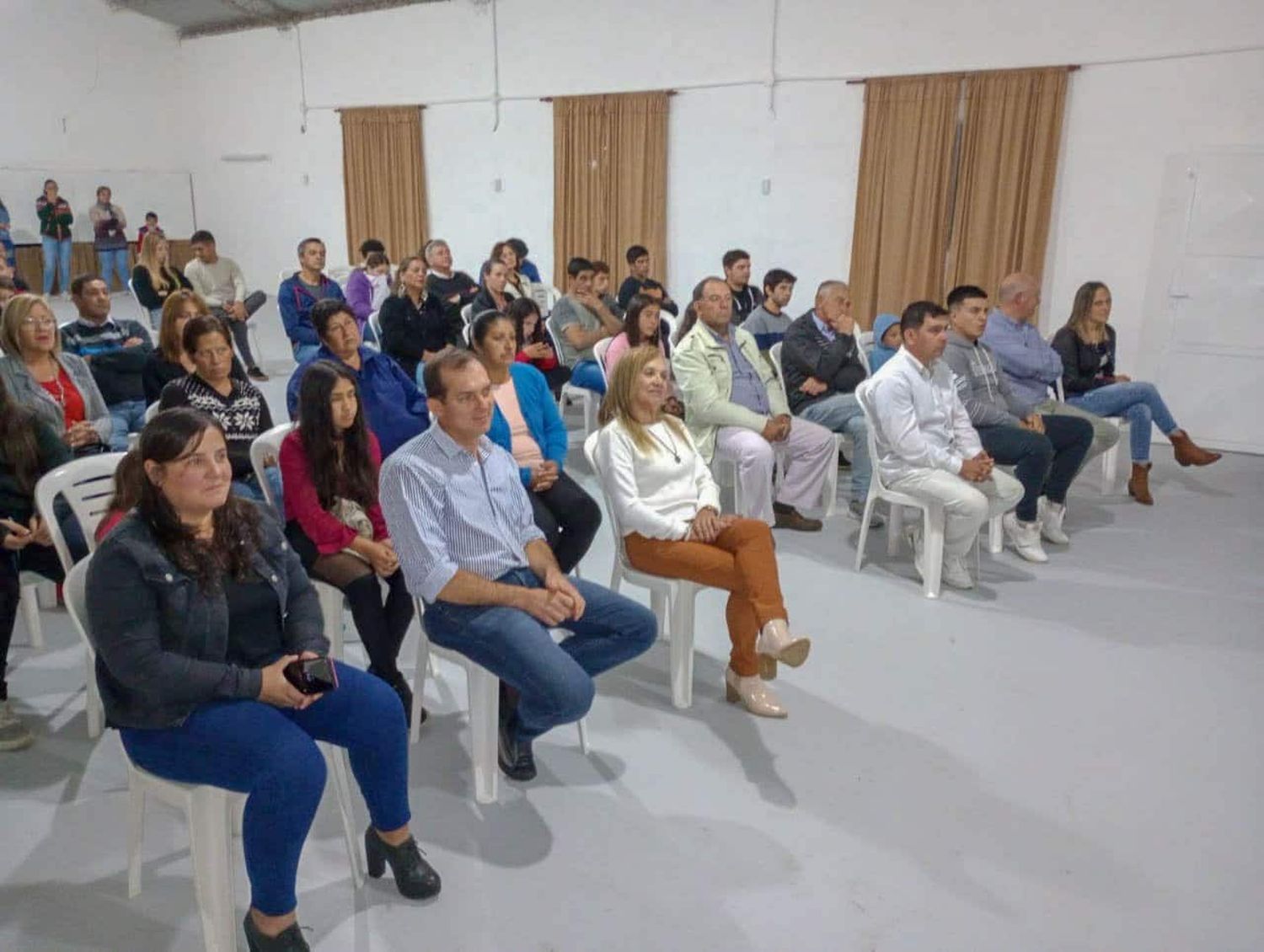 Inauguraron el renovado salón comunal de Estación Sosa que disfrutarán los vecinos