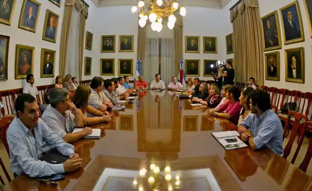 Nueva oferta salarial del gobierno a los gremios docentes entrerrianos