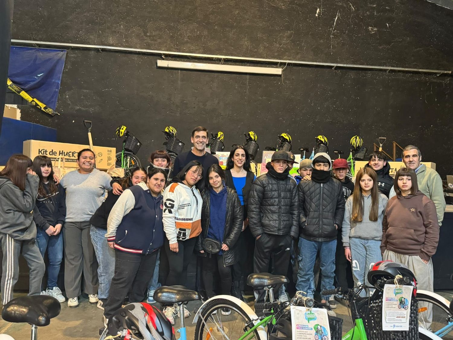 Bonaerenses por el Ambiente: 80 jóvenes tandilenses recibieron una bicicleta