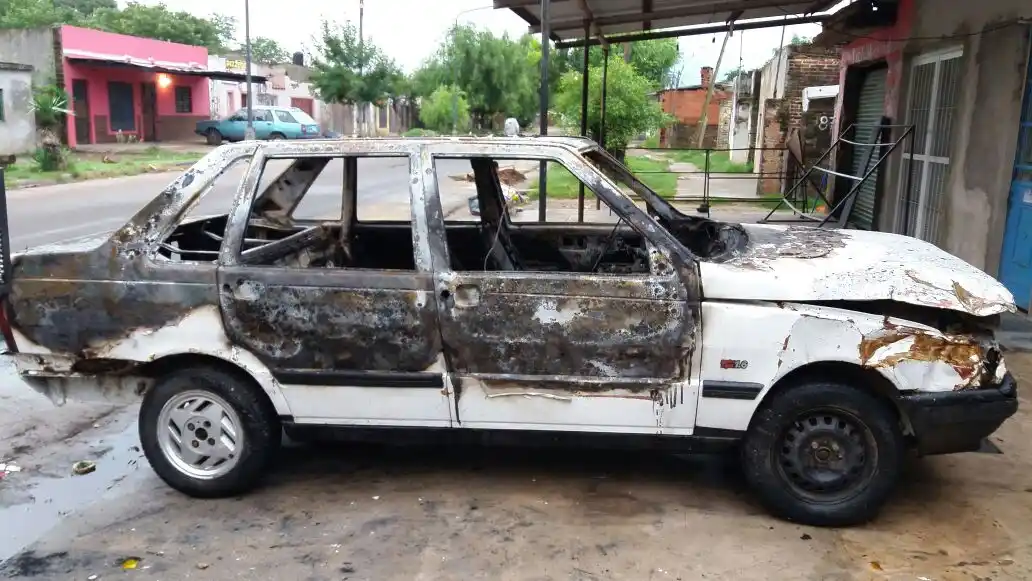 Nuevo auto quemado