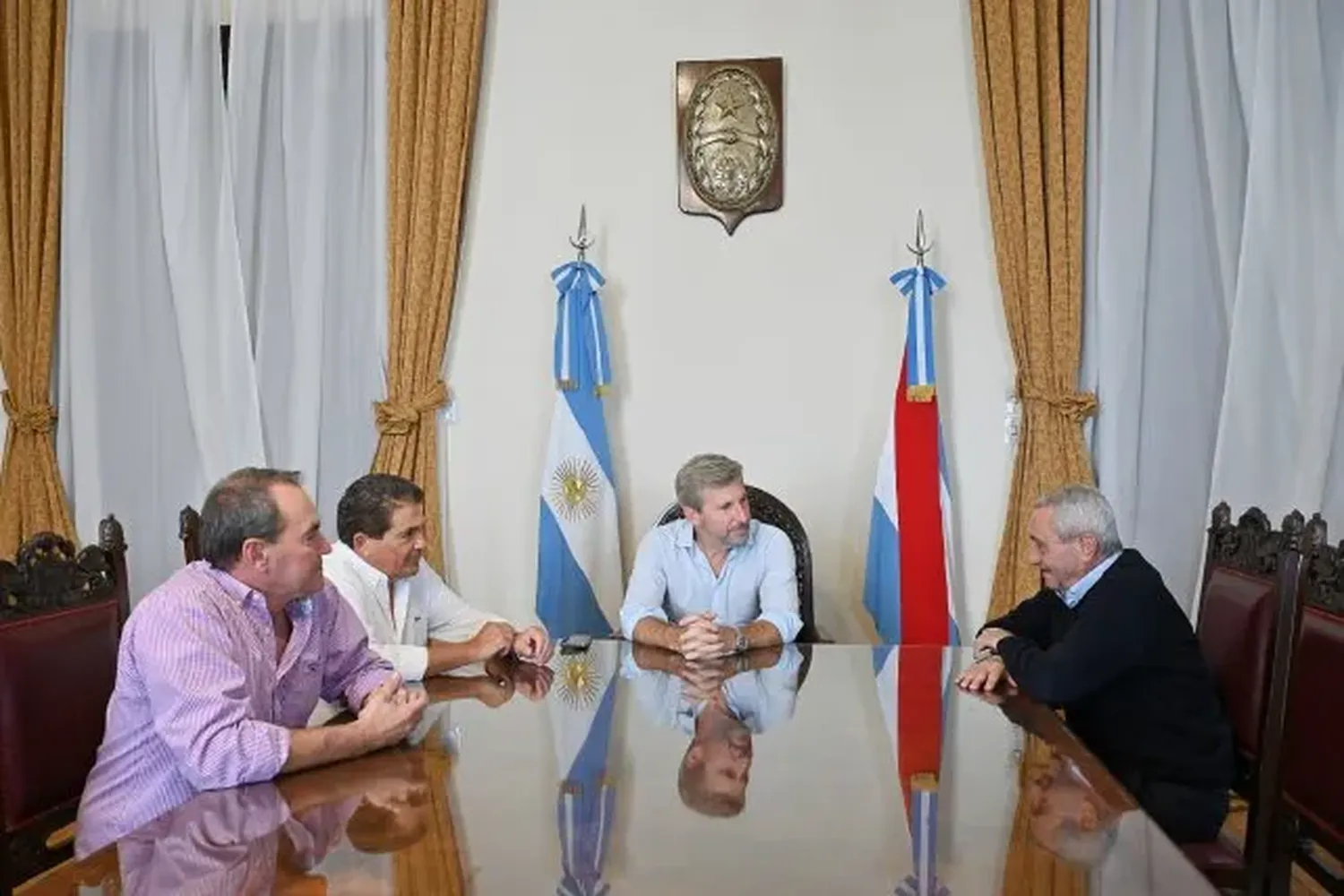 El gobernador se reunió con dirigentes para confirmar que Paraná recibirá al TC