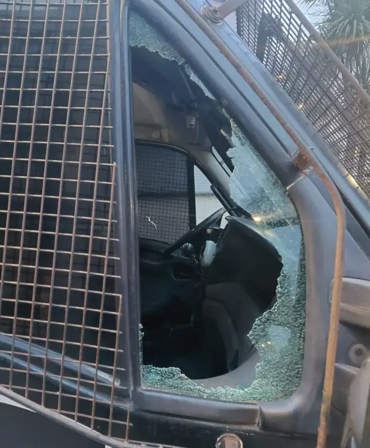 Atacaron un patrullero en Mar del Plata y la policía reprimió.