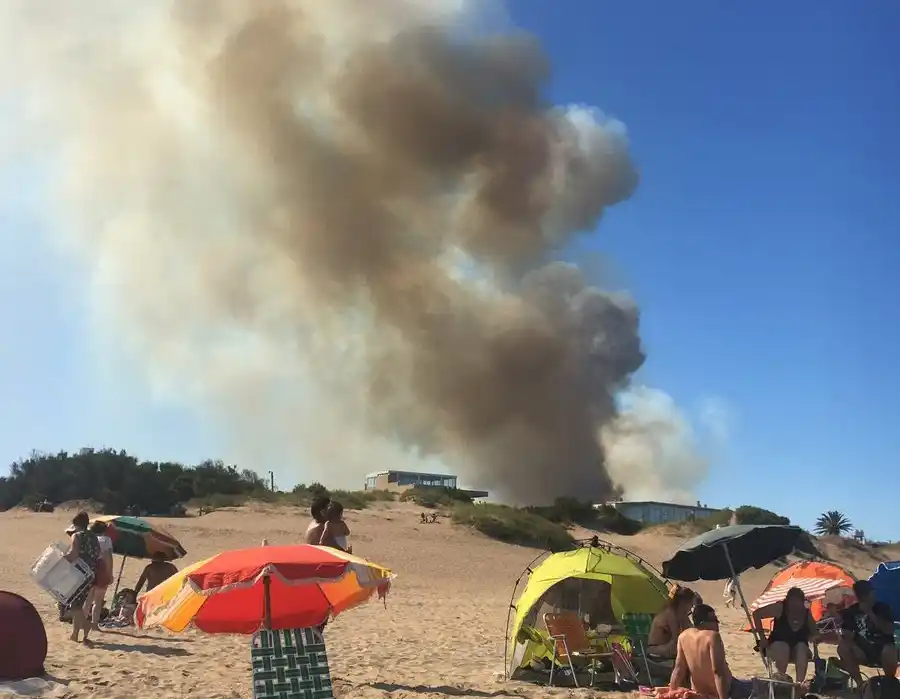Controlaron el incendio en el balneario de Villa Gesell