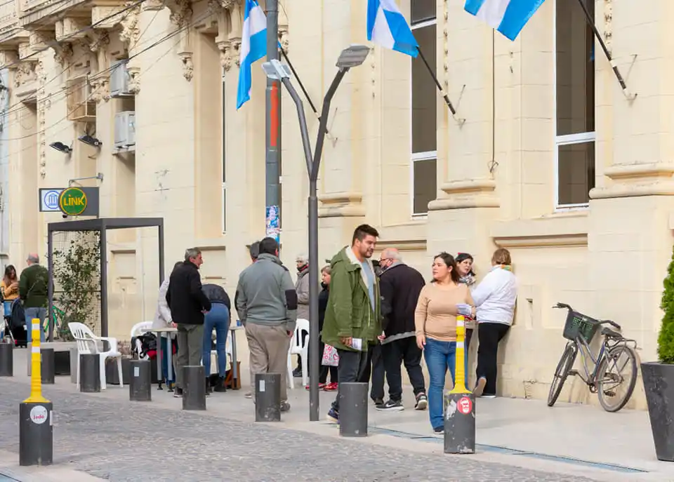 Gualeguay: juntaron firmas para cancelación de la deuda con el FMI