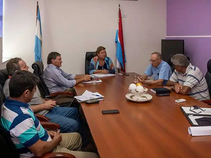 Mejoras en caminos productivos  del departamento San Salvador